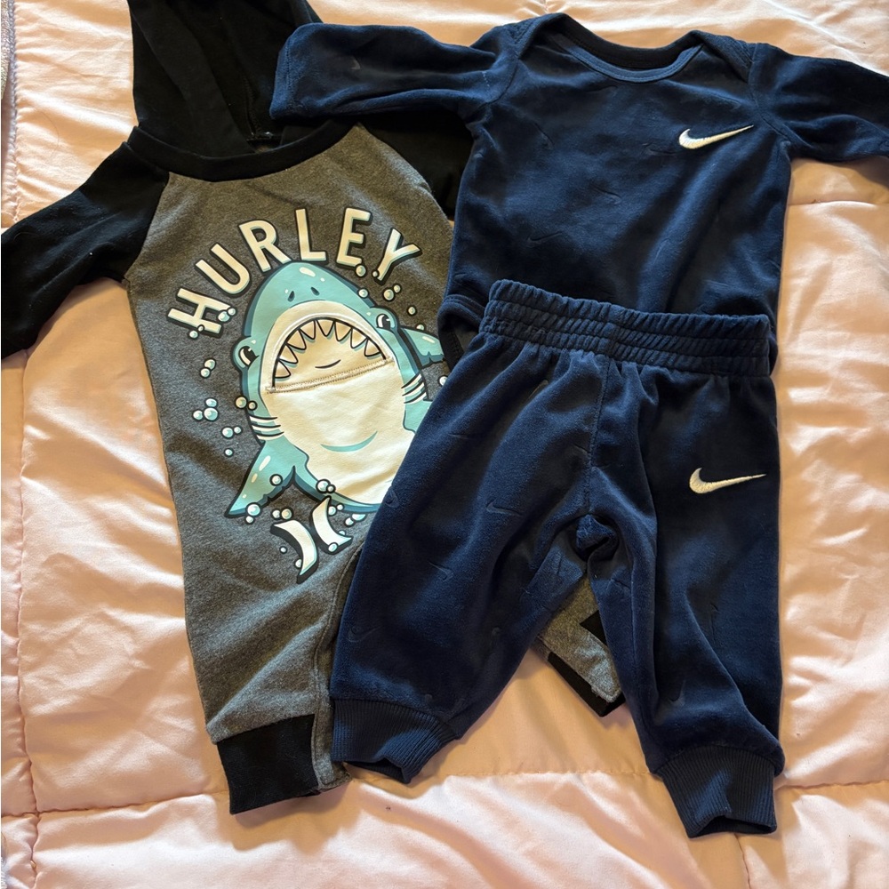 Hurley Navy & Gray Shark Graphic One-Piece Bodysuit bundle